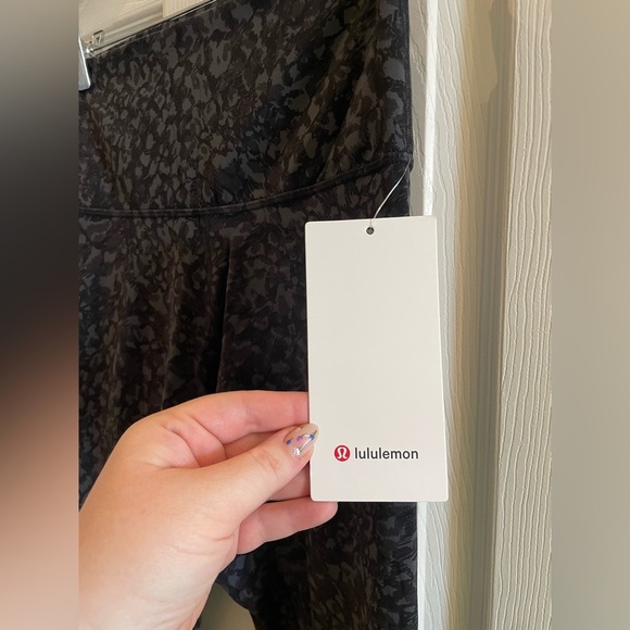 Black patterned Lululemon Align leggings - Picture 2 of 4